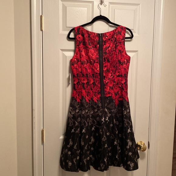 Brand New Dressbarn Black/Red Sleeveless Dress…size 8 - Picture 2 of 5